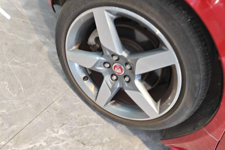 Used Jaguar XE 2015 2.0T 200 PS R-Sport Exterior 6