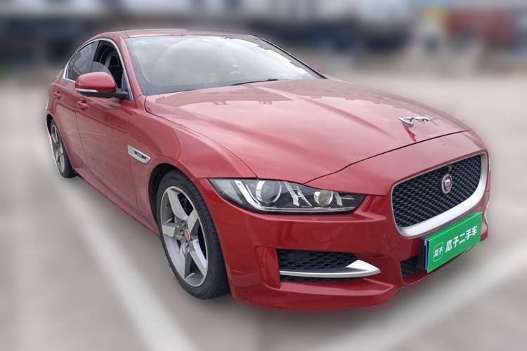 Used Jaguar XE 2015 2.0T 200 PS R-Sport Front Right 45 Deg