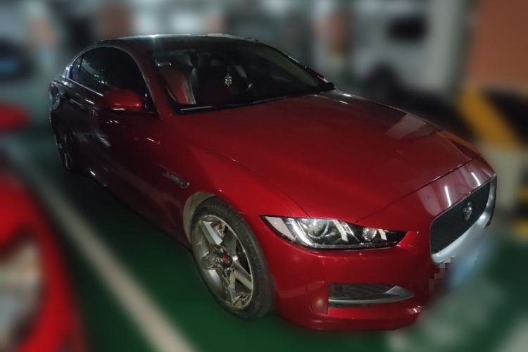 Used Jaguar XE 2015 2.0T 200 PS R-Sport Front Right 45 Deg