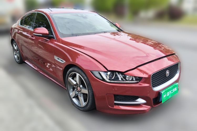 Used Jaguar XE 2015 2.0T 200 PS R-Sport Front Right 45 Deg