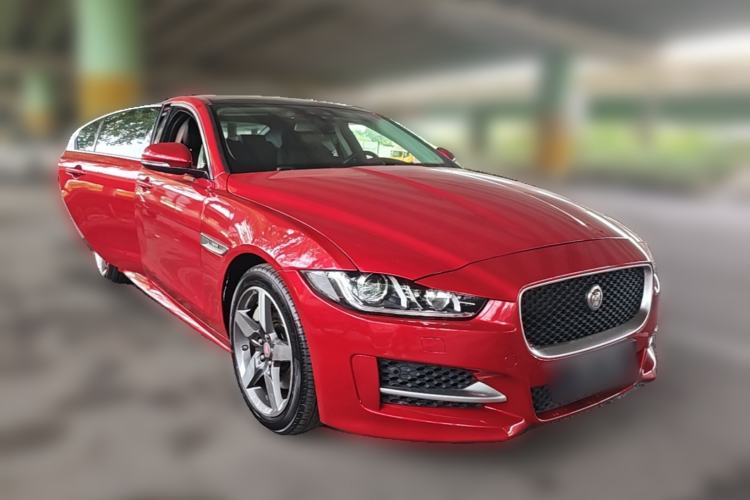 Used Jaguar XE 2015 2.0T 240 PS R-Sport Front Right 45 Deg