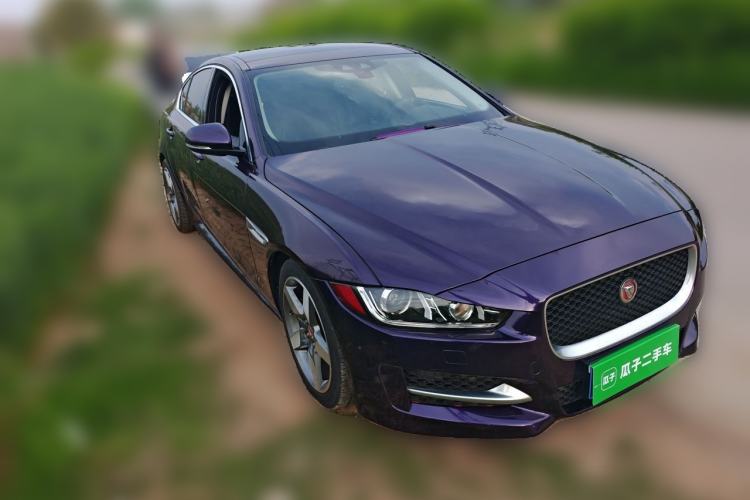 Used Jaguar XE 2015 2.0T 200 PS R-Sport Front Right 45 Deg