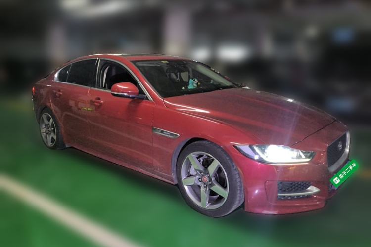 Used Jaguar XE 2015 2.0T 200 PS R-Sport Front Right 45 Deg
