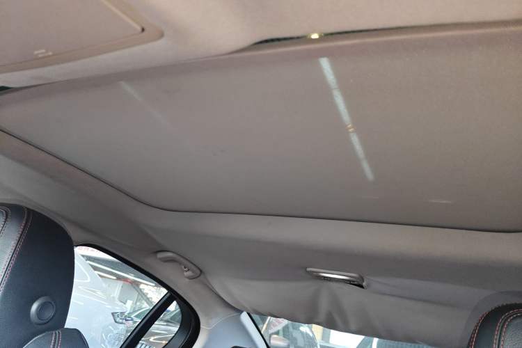 Used Jaguar XE 2015 2.0T 200 PS R-Sport Headliner