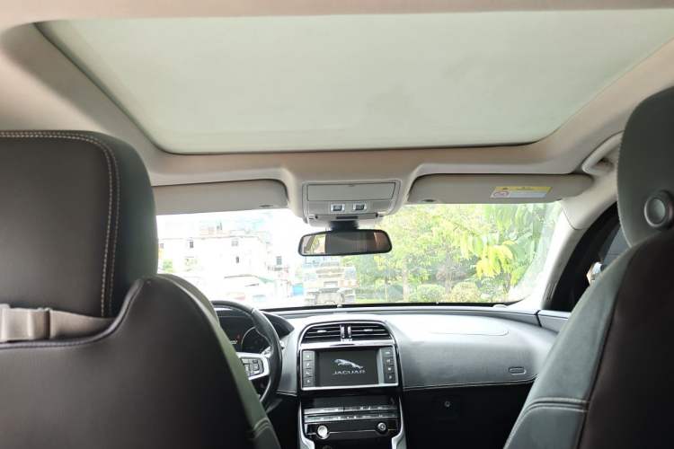 Used Jaguar XE 2015 2.0T 200 PS R-Sport Headliner