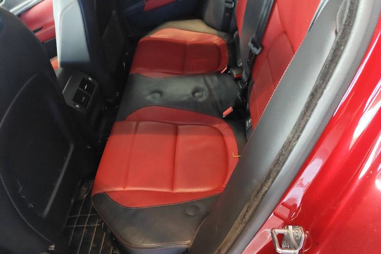 Used Jaguar XE 2015 2.0T 200 PS R-Sport Interior 8