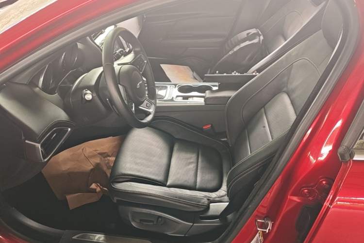 Used Jaguar XE 2015 2.0T 240 PS R-Sport Left Front Seat