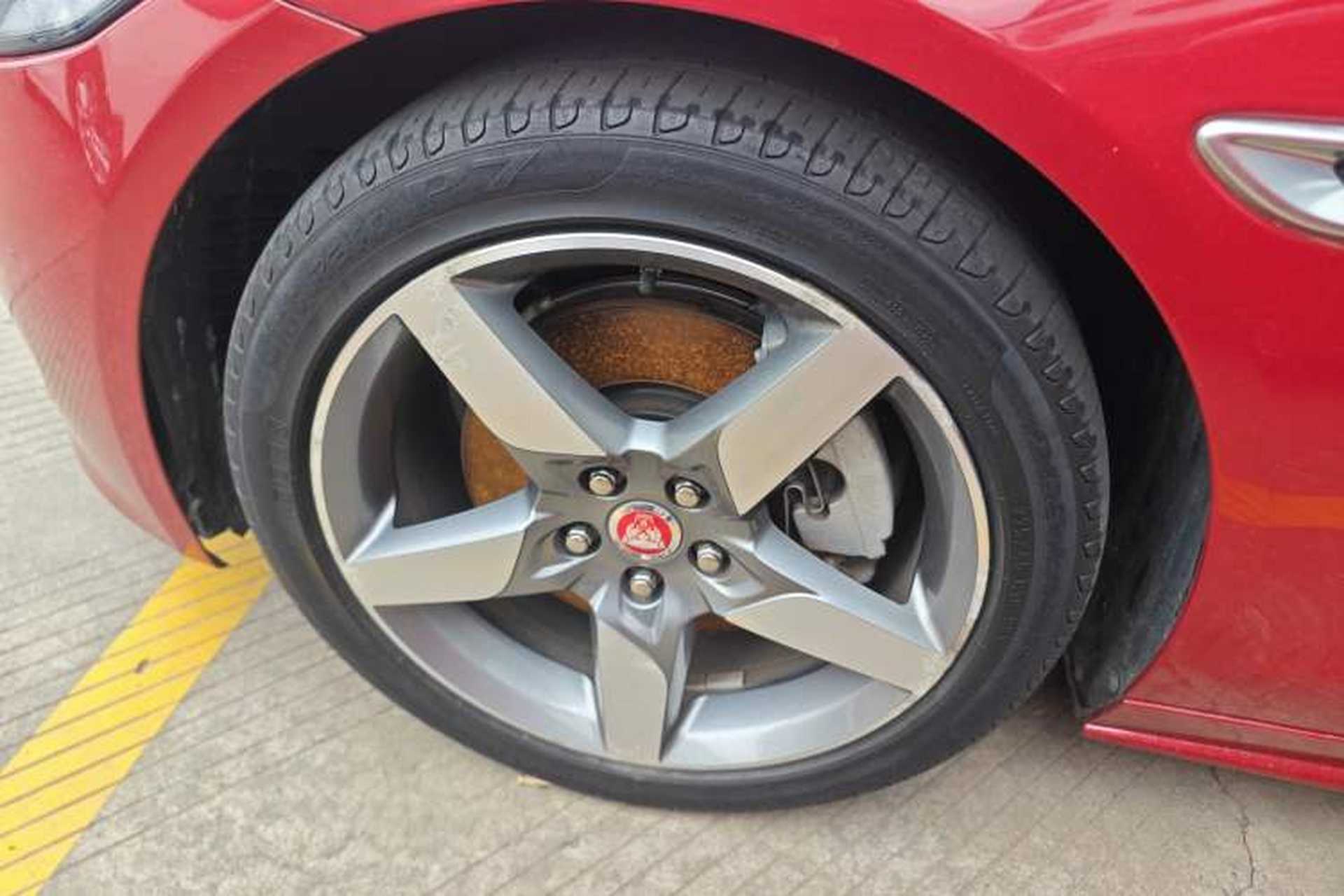 Used Jaguar XE 2015 2.0T 200 PS R-Sport Left Front Wheel Hub