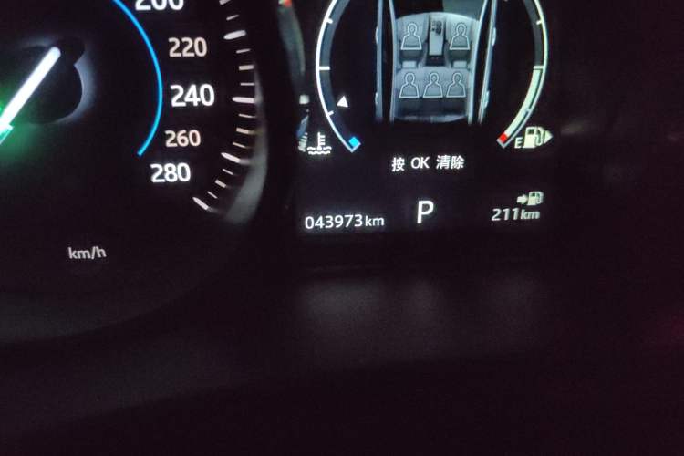 Used Jaguar XE 2015 2.0T 200 PS R-Sport Odometer Close Up
