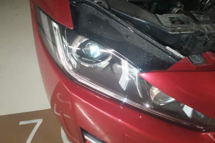 Used Jaguar XE 2015 2.0T 200 PS R-Sport Right Front Headlight