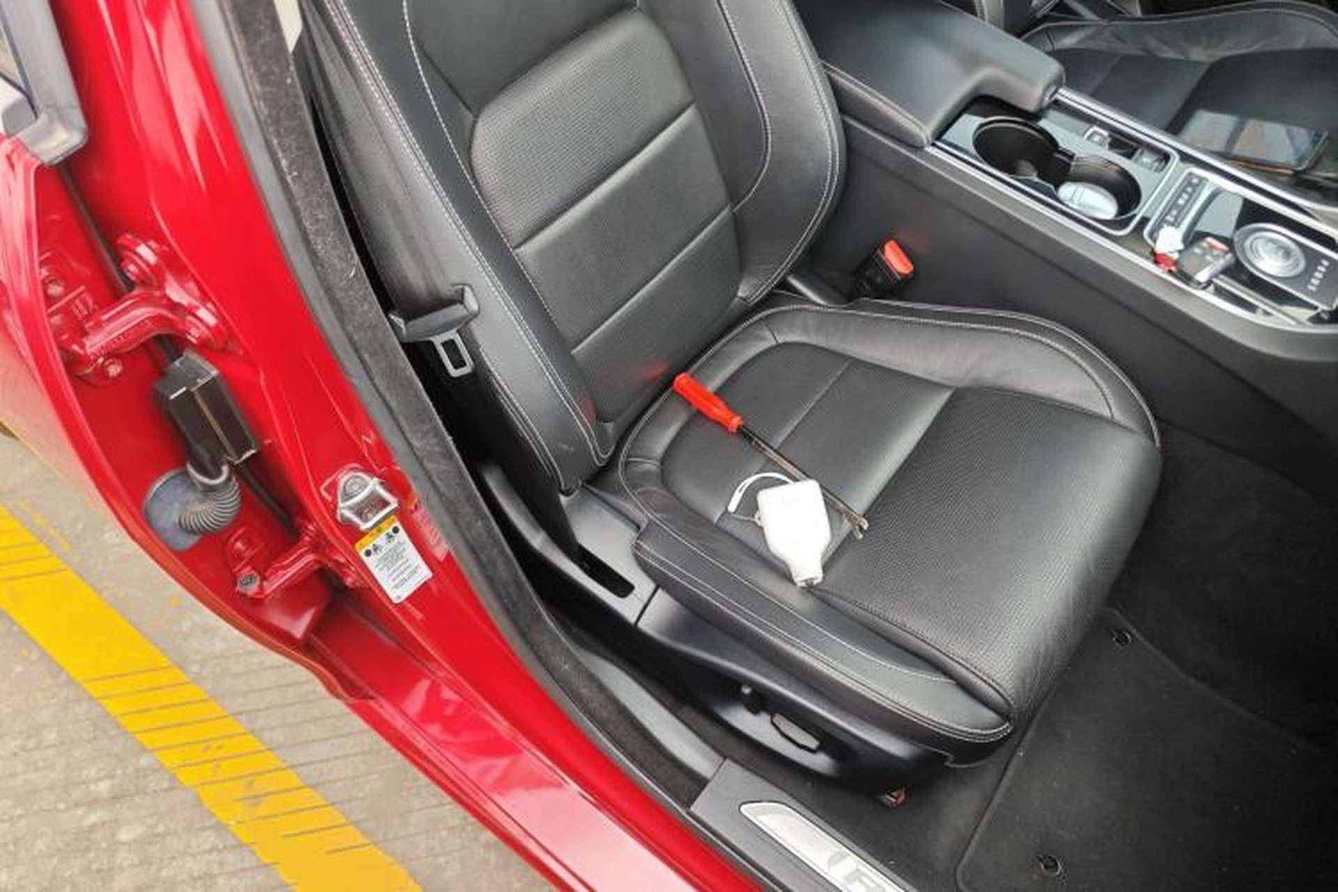 Used Jaguar XE 2015 2.0T 200 PS R-Sport Right Front Seat