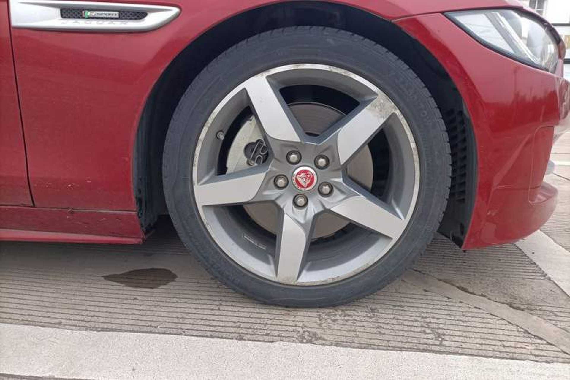 Used Jaguar XE 2015 2.0T 200 PS R-Sport Right Front Wheel Hub