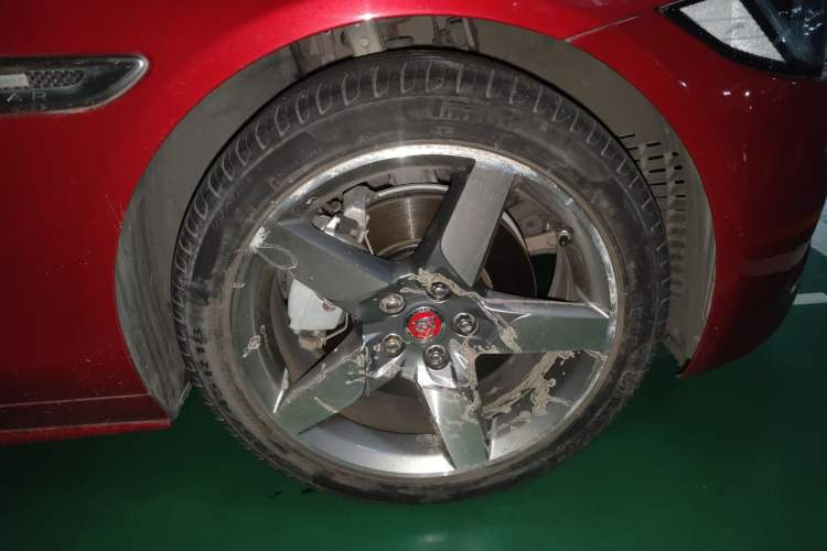 Used Jaguar XE 2015 2.0T 200 PS R-Sport Right Front Wheel Hub