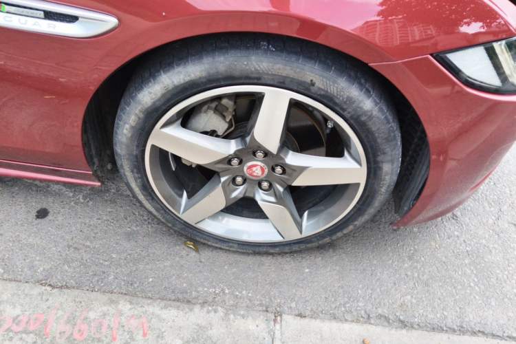 Used Jaguar XE 2015 2.0T 200 PS R-Sport Right Front Wheel Hub