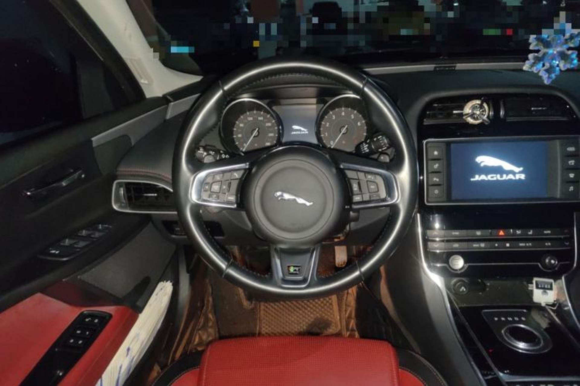 Used Jaguar XE 2015 2.0T 200 PS R-Sport Steering Wheel
