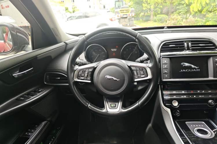 Used Jaguar XE 2015 2.0T 200 PS R-Sport Steering Wheel