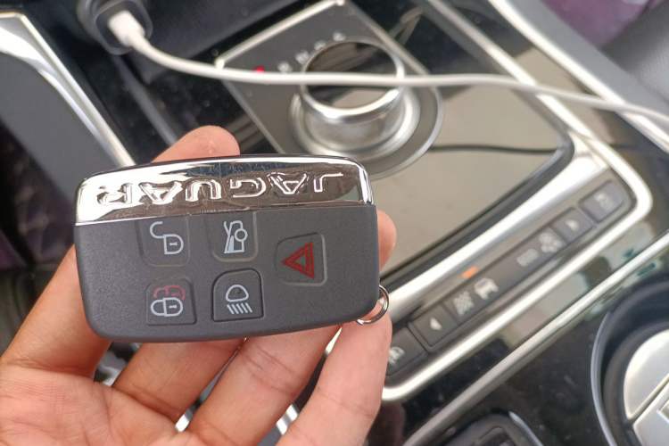 Used Jaguar XE 2015 2.0T 200 PS R-Sport Vehicle Key