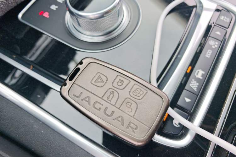 Used Jaguar XE 2015 2.0T 200 PS R-Sport Vehicle Key