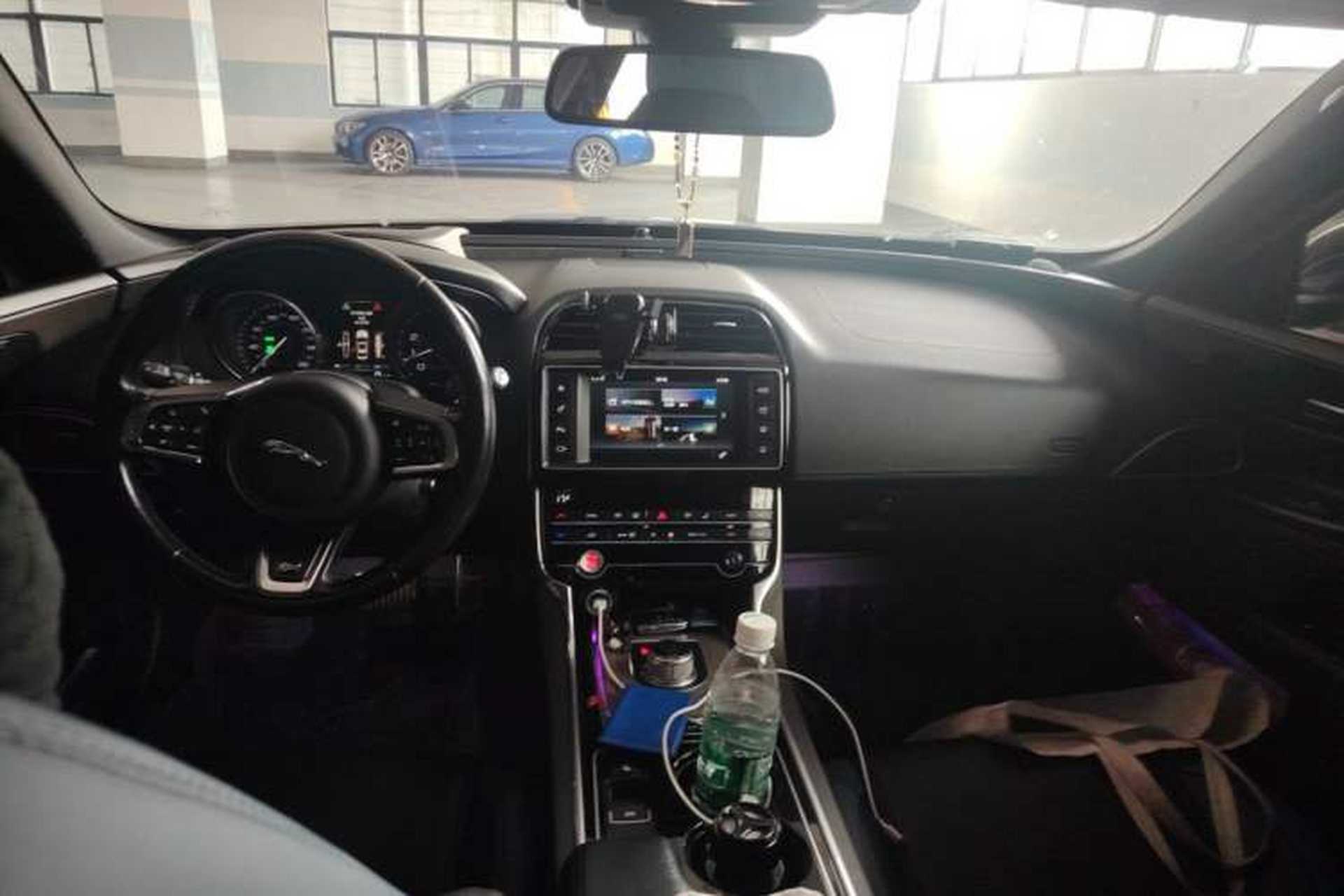 Used Jaguar XE 2015 3.0 SC 340 PS S Center Console