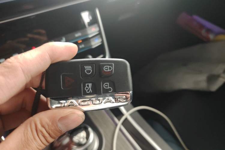 Used Jaguar XE 2015 3.0 SC 340 PS S Vehicle Key