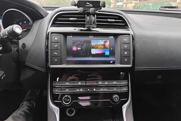 Used Jaguar XE 2015 2.0T 200 PS R-Sport Audio And AC Panel