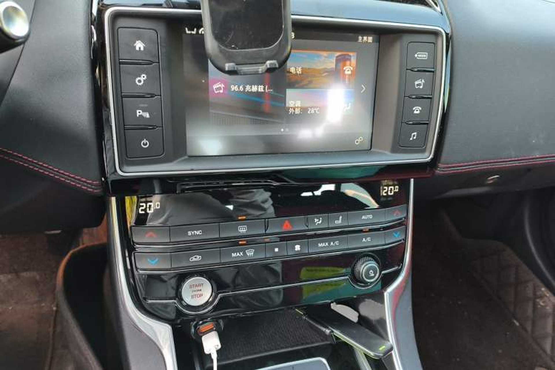 Used Jaguar XE 2015 2.0T 200 PS R-Sport Audio And AC Panel