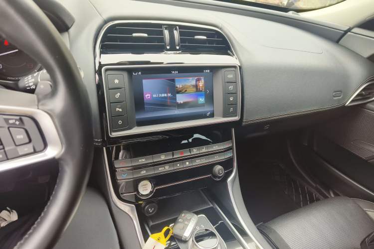 Used Jaguar XE 2015 2.0T 200 PS R-Sport Audio And AC Panel