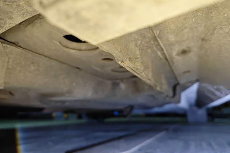 Used Jaguar XE 2015 2.0T 200 PS R-Sport Chassis Front Left