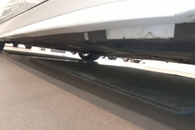 Used Jaguar XE 2015 2.0T 240 PS R-Sport Chassis Rear Left