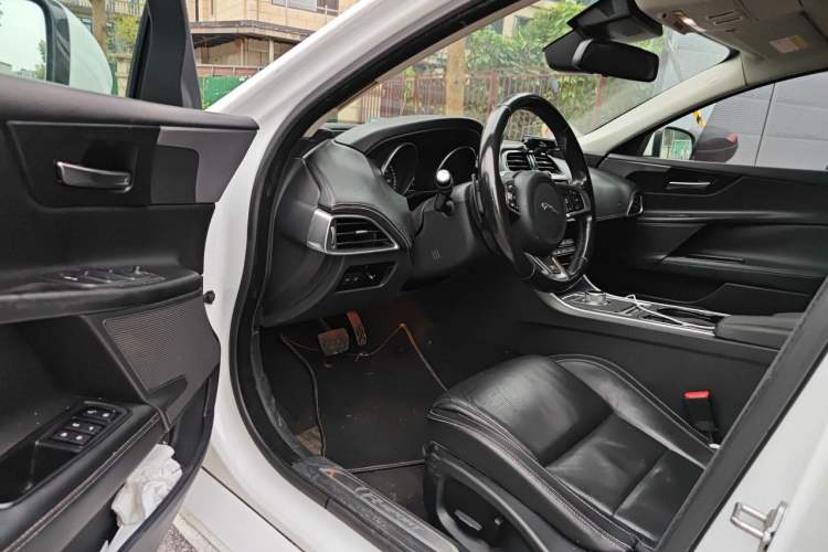 Used Jaguar XE 2015 2.0T 200 PS R-Sport Driver Seat