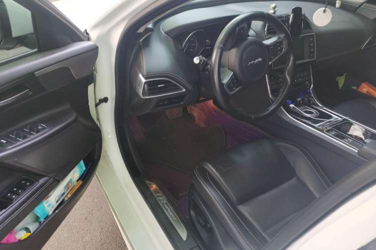 Used Jaguar XE 2015 2.0T 200 PS R-Sport Driver Seat