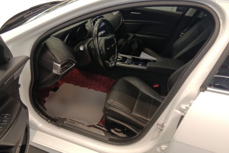 Used Jaguar XE 2015 2.0T 240 PS R-Sport Driver Seat