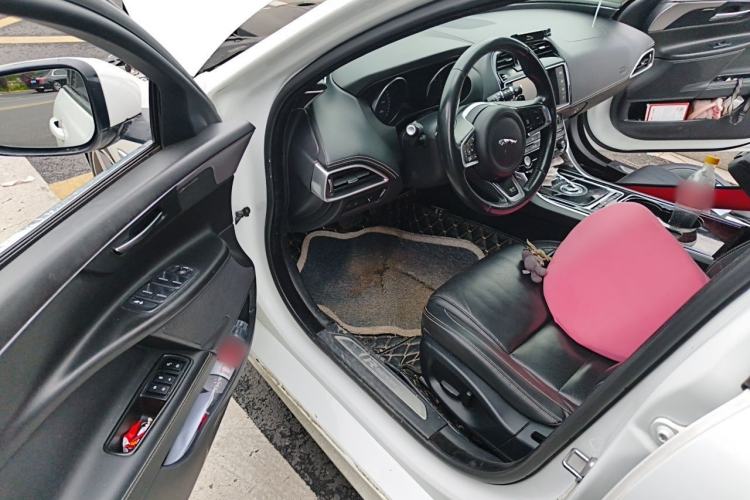 Used Jaguar XE 2015 2.0T 200 PS R-Sport Driver Seat