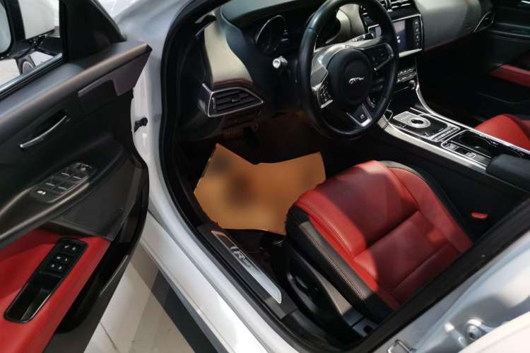 Used Jaguar XE 2015 2.0T 200 PS R-Sport Driver Seat