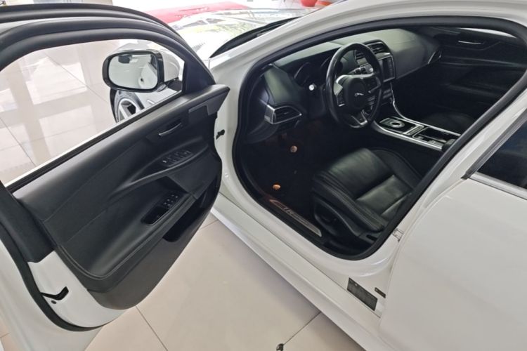 Used Jaguar XE 2015 2.0T 200 PS R-Sport Driver Seat