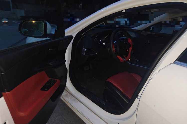 Used Jaguar XE 2015 2.0T 200 PS R-Sport Driver Seat