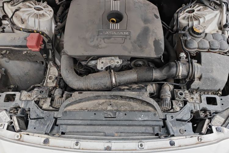 Used Jaguar XE 2015 2.0T 200 PS R-Sport Engine Bay