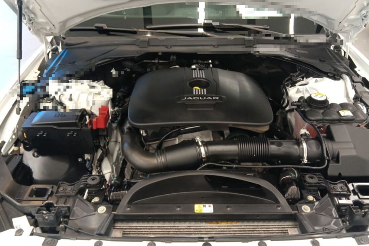 Used Jaguar XE 2015 2.0T 240 PS R-Sport Engine Bay