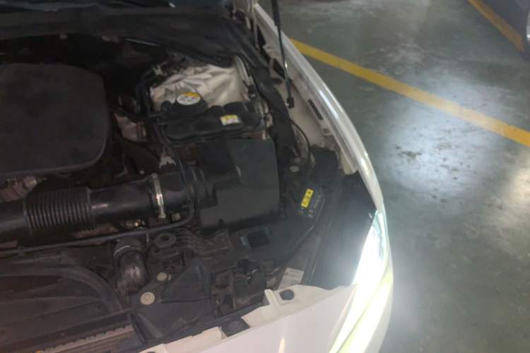 Used Jaguar XE 2015 2.0T 200 PS R-Sport Engine Bay Left