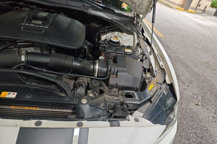 Used Jaguar XE 2015 2.0T 200 PS R-Sport Engine Bay Left