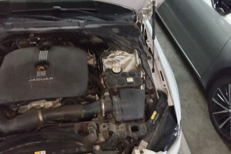 Used Jaguar XE 2015 2.0T 200 PS R-Sport Engine Bay Left
