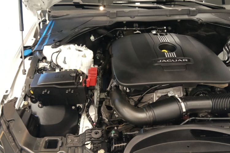 Used Jaguar XE 2015 2.0T 240 PS R-Sport Engine Bay Right