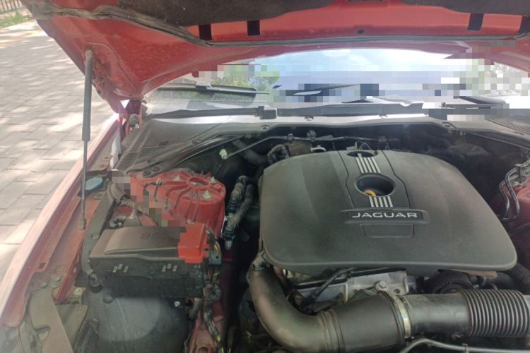 Used Jaguar XE 2015 2.0T 200 PS R-Sport Engine Bay Right