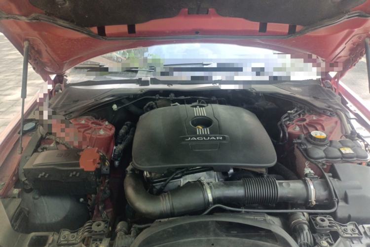 Used Jaguar XE 2015 2.0T 200 PS R-Sport Engine Bay