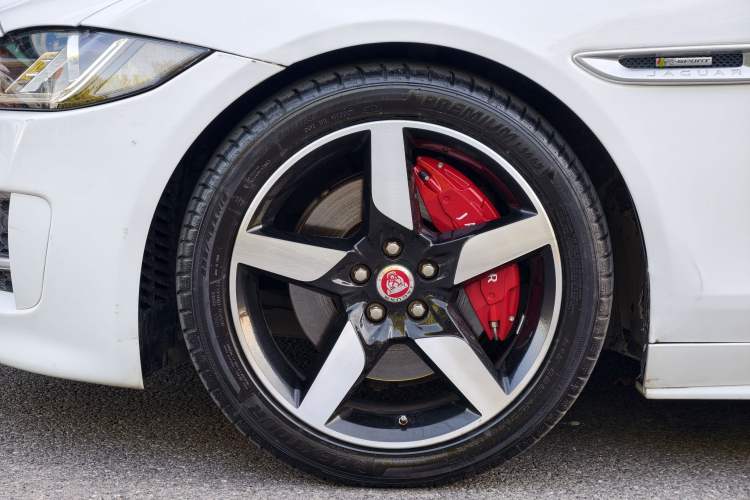 Used Jaguar XE 2015 2.0T 200 PS R-Sport Exterior 3