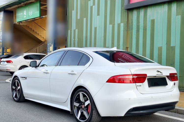 Used Jaguar XE 2015 2.0T 200 PS R-Sport Exterior 4