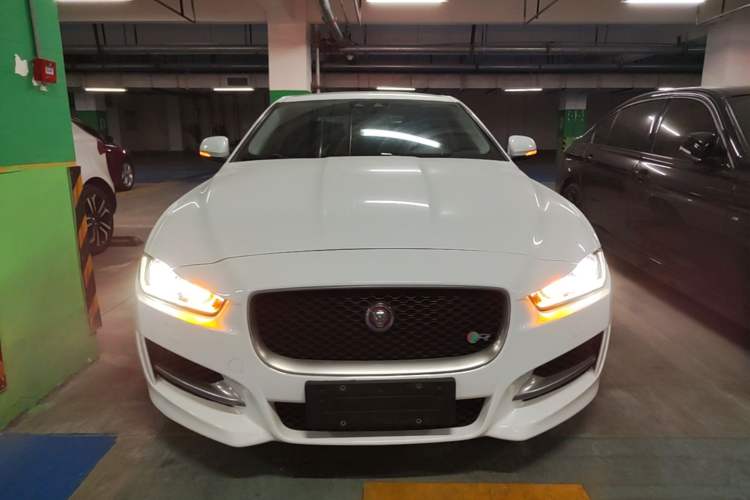 Used Jaguar XE 2015 2.0T 200 PS R-Sport Front