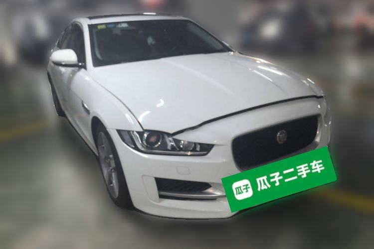 Used Jaguar XE 2015 2.0T 200 PS R-Sport Front Right 45 Deg