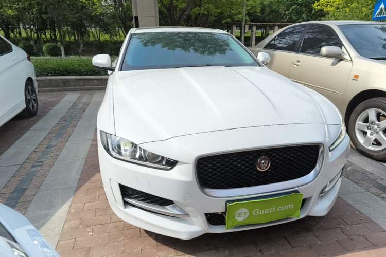Used Jaguar XE 2015 2.0T 200 PS R-Sport Front Right 45 Deg