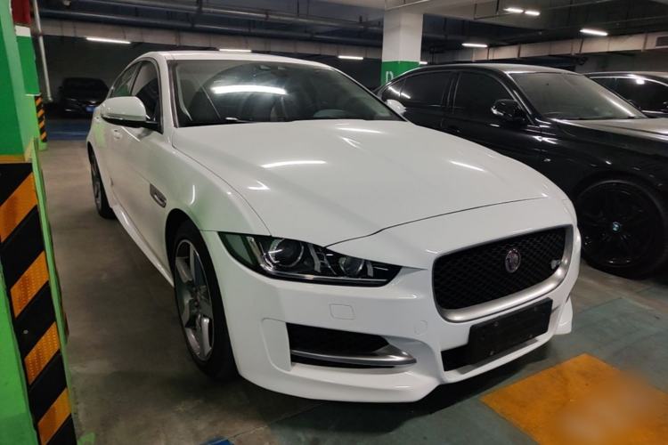 Used Jaguar XE 2015 2.0T 200 PS R-Sport Front Right 45 Deg